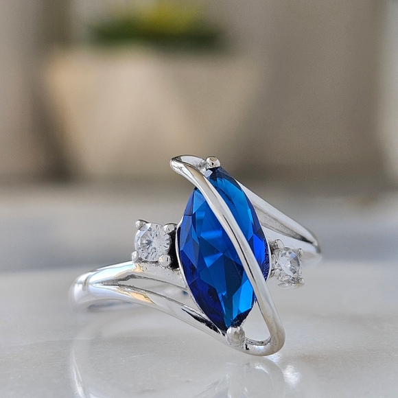 Blue Sapphire Gemstone marquise ring, 925 Sterling Silver Charmed Aroma - Picture 3 of 7